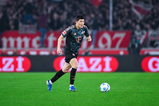 Min-Jae Kim (FC Bayern Muenchen) in Aktion waehrend des Spiels der 1. Bundesliga zwischen VfB Stuttgart und FC Bayern München, MHPArena Stuttgart am 28. February 2025 in Stuttgart, Deutschland. (Foto von Silas Schüller DeFodi Images) +++ Min-Jae Kim (FC Bayern Muenchen) controls the ball during the Bundesliga match between VfB Stuttgart and FC Bayern München at MHPArena Stuttgart on February 28, 2025 in Stuttgart, Germany. (Photo by Silas Schüller DeFodi Images) DFL regulations prohibit any use of photographs as image sequences and or quasi-video. (Photo by Silas Schueller DeFodi Images)