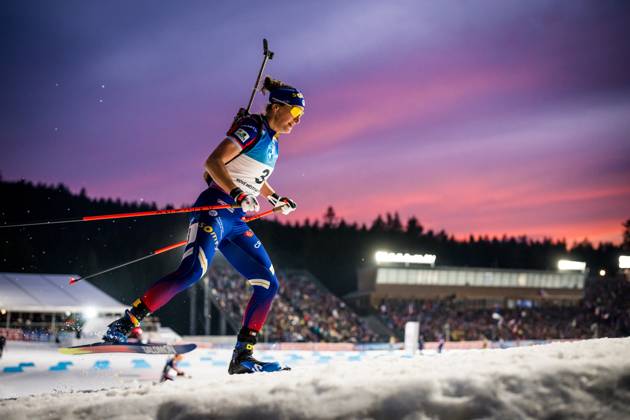 Bilder des Jahres 2025, Sport 03 März Sport Themen der Woche KW10 Sport Bilder des Tages Julia Simon from France competes in women s 10 km pursuit race during the IBU World Cup Biathlon 2025 in Nove Mesto na Morave, Czech Republic, on March 8, 2025. (CTKxPhoto JaroslavxSvoboda) CTKPhotoP2025030805912  CTKPhotoP2025030805912