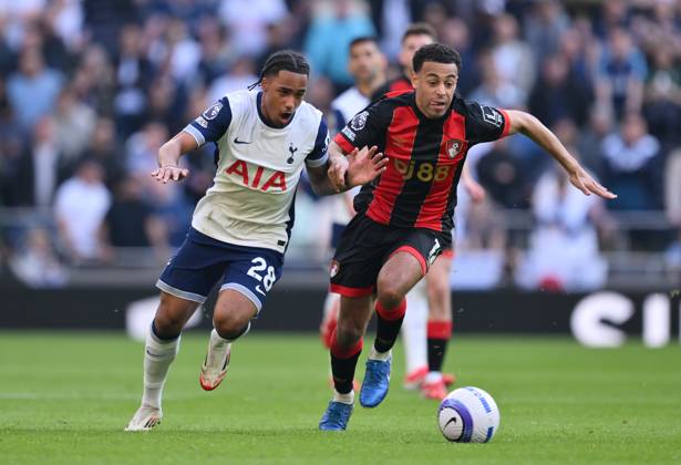 Football - 2024 2025 Premier League - Tottenham Hotspur vs AFC Bournemouth - Tottenham Hotspur Stadium - Sunday 9th March 2025. Tottenham Hotspur s Wilson Odobert holds off the challenge from Bournemouth s Tyler Adams. COLORSPORT Ashley Western