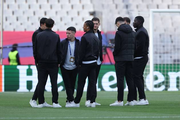 Barcelona 11. March 2025 Uefa Champions League phase 2024 25 Round of 16 FC Barcelona, Barca - S.L.Benfica v.l., die Mannschaft von SL Benfica schaut sich den Platz an Copyright: JoaquimxFerreira