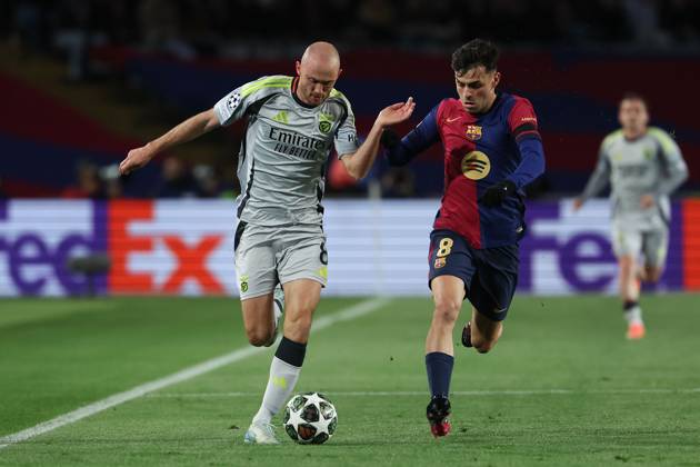 Barcelona 11. March 2025 Uefa Champions League phase 2024 25 Round of 16 FC Barcelona, Barca - S.L.Benfica v.l., Frederik Aursnes (S.L.Benfica), Pedri (FC Barcelona) Zweikampf, Action, Aktion, Battles for the Ball Copyright: JoaquimxFerreira
