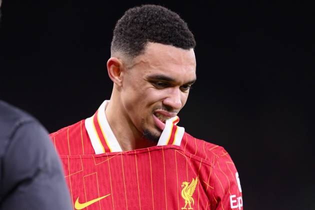 Liverpool FC v Paris Saint-Germain - UEFA Champions League 2024 25 Round of 16 Second Leg LIVERPOOL, ENGLAND - MARCH 11: Trent Alexander-Arnold of Liverpool leaves the field injured during the UEFA Champions League 2024 25 Round of 16 Second Leg match between Liverpool FC and Paris Saint-Germain at Anfield on March 11, 2025 in Liverpool, England. LiverpoolUnited Kingdom Copyright: xRichardxCallisx
