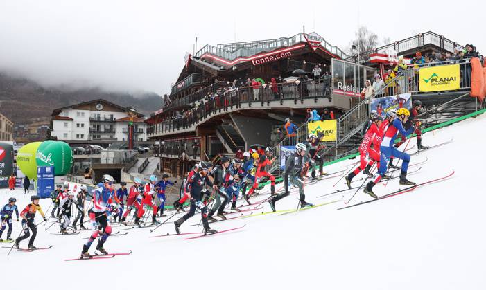 Bilder des Jahres 2025, Sport 03 März Sport Themen der Woche KW11 Sport Bilder des Tages SKI MOUNTAINEERING - ISMF WC Schladming SCHLADMING,AUSTRIA,14.MAR.25 - SKI MOUNTAINEERING - ISMF World Cup, vertical race. Image shows athletes.  GEPAxpictures xHaraldxSteiner