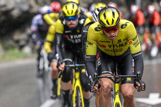 Paris - Nice 2025 - stage 7 AURON, FRANCE - MARCH 15 : Affini Edoardo (ITA) of Team Visma Lease A Bike in action during stage 7 of the 83th edition of the Paris - Nice cycling race, a stage of 109,3km with start in Nice and finish at Auron on March 15, 2025 in Auron, France, 15 03 2025 ( Motordriver Kenny Verfaillie - Auron France Copyright: xNicoxVereeckenx