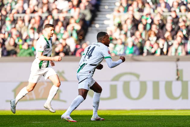 Torjubel nach Tor zum 0:1 per Elfmeter Strafstoss Alassane Plea (Borussia Moenchengladbach, 14) GER, SV Werder Bremen vs. Borussia Moenchengladbach, Fussball, Bundesliga, Spieltag 26, Spielzeit 2024 25, 15.03.2025 DFL REGULATIONS PROHIBIT ANY USE OF PHOTOGRAPHS AS IMAGE SEQUENCES AND OR QUASI-VIDEO GER, SV Werder Bremen vs. Borussia Moenchengladbach, Fussball, Bundesliga, Spieltag 26, Spielzeit 2024 25, 15.03.2025 Bremen Copyright: xEibner-Pressefoto MarcelxvonxFehrnx EP_MFN