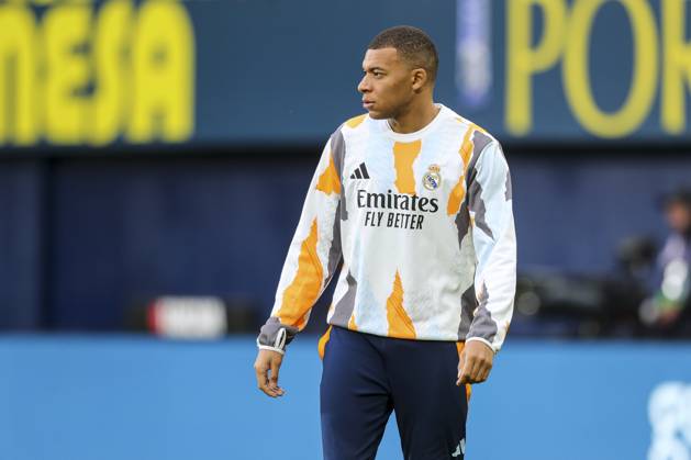 March 15, 2025, Villarreal, Castellon, SPAIN: Kylian Mbappe of Real Madrid warms up during the Spanish league, LaLiga EA Sports, football match played between Villarreal CF and Real Madrid CF at La Ceramica stadium on March 15, 2025, in Villarreal, Spain. Villarreal SPAIN - ZUMAa181 20250315_zaa_a181_055 Copyright: xIvanxTerronx