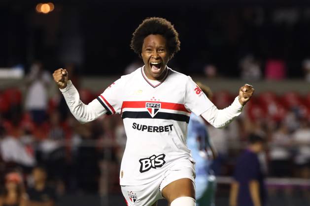 Sao Paulo and Corinthians in the Women s Super Cup final Robinha from Sao Paulo converts the last penalty and secures the Women s Super Cup title, at the Morumbis Stadium, in the south of Sao Paulo, this Saturday, March 15, 2025 SoO PAULO SoO PAULO Brazil Copyright: xMarinaxUezimax