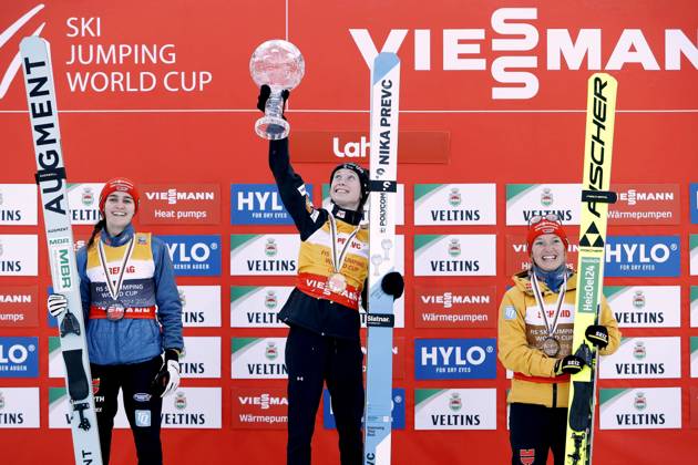 Bilder des Jahres 2025, Sport 03 März Sport Themen der Woche KW12 Sport Bilder des Tages From left, World Cup overall 2nd placed Selina Freitag, winner Nika Prevc of Slovenia and 3rd placed Kathrina Schmid of Germany celebrate on the podium after women s HS130 Ski jumping, Skispringen, Ski, nordisch competition at the FIS Nordic World Cup Lahti Ski Games in Lahti, Finland, on March 21, 2025. Lahti Finland LKFTVX20250321174005KHHO  Copyright: xPepexKorteniemix LKFTVX20250321174005KHHO
