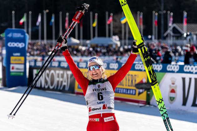 Bilder des Jahres 2025, Sport 03 März Sport Themen der Woche KW12 Sport Bilder des Tages 250323 Therese Johaug of Norway celebrates after winning the women s classic technique 50 km mass start during the FIS Cross-Country World Cup on March 23, 2025 in Lahtis. Photo: Kalle Parkkinen BILDBYRAN COP 211 KP0085 skidor cross-country skiing langrenn världscupen fis cross country world cup fristil free technique fis cross-country world cup dam bbeng norge norway jubel Copyright: KALLExPARKKINEN BB250323BB697
