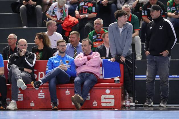 21.03.2025, xtgx, Handball, Daikin HBL, SC Magdeburg - Füchse Berlin emspor v.l. Paul Drux (Berlin), Jaron Siewert (Berlin, Trainer), Bob Hanning (Berlin, Geschaeftsfuehrer), Elvis Ernesto Kretzschmar, Stefan Kretzschmar (Berlin, Vorstand Magdeburg