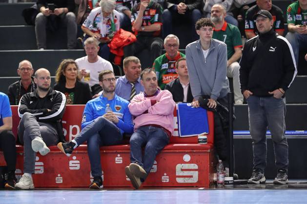 21.03.2025, xtgx, Handball, Daikin HBL, SC Magdeburg - Füchse Berlin emspor v.l. Paul Drux (Berlin), Jaron Siewert (Berlin, Trainer), Bob Hanning (Berlin, Geschaeftsfuehrer), Elvis Ernesto Kretzschmar, Stefan Kretzschmar (Berlin, Vorstand Magdeburg
