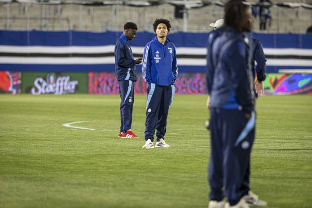 FOOTBALL : Racing Strasbourg vs Olympique de Lyon. - Ligue 1 Stade de la Meinau 28 03 2025 Reconnaissance du terrain par les joueurs de l à quipe de Racing de Strasbourg Copyright: xelyxandroxcegarrax