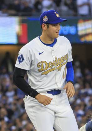 March 28, 2025, Los Angeles, California, USA: Shohei Ohtani 17 is introduced during the World Series Ring presentation prior to the MLB, Baseball Herren, USA regular season game between the Los Angeles Dodgers and the Detroit Tigers on Friday March 28, 2025 at Dodger Stadium in Los Angeles, California. Dodgers defeat Tigers, 8-5. JAVIER ROJAS PI Los Angeles USA - ZUMAp124 20250328_zaa_p124_008 Copyright: xJavierxRojasx