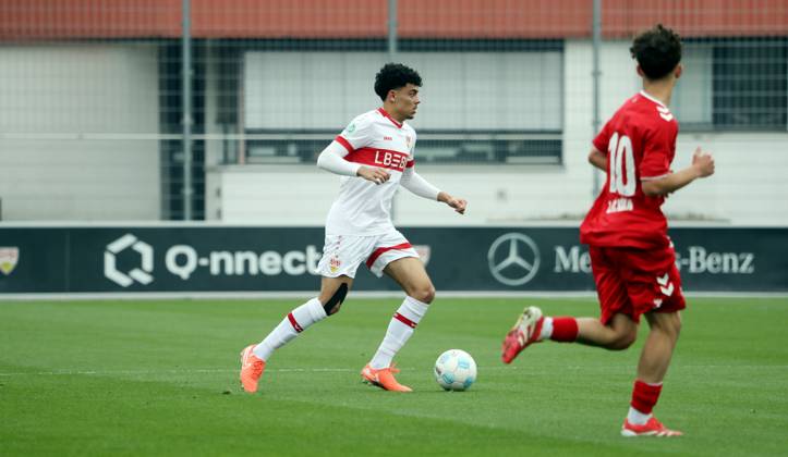 29.03.25 U17, U 17 VfB Stuttgart - U17 1. FC Köln Deutschland, Stuttgart, 29.03.2025, Fussball, U17-DFB-Nachwuchsliga, U17 VfB Stuttgart - U17 1. FC Köln (0:1): Gabriel Bruno Zarrella (VfB Stuttgart).