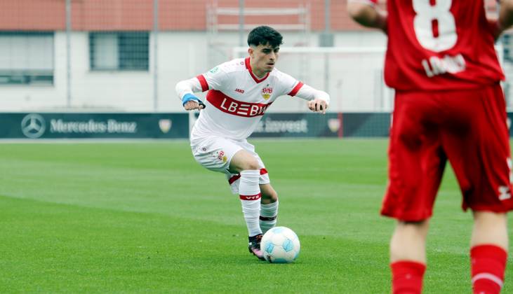 29.03.25 U17, U 17 VfB Stuttgart - U17 1. FC Köln Deutschland, Stuttgart, 29.03.2025, Fussball, U17-DFB-Nachwuchsliga, U17 VfB Stuttgart - U17 1. FC Köln (0:1): Nikola Matic (VfB Stuttgart).
