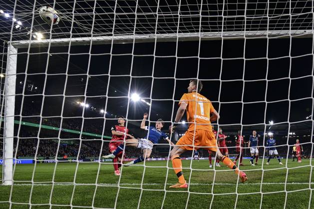 Bilder des Jahres 2025, Sport 04 April Sport Bilder des Tages Tor zum 2:1 durch Maximilian Grosser 19 (Arminia Bielefeld), Arminia Bielefeld vs. Bayer 04 Leverkusen, DFB-Pokal, Halbfinale, 01.04.2025 DFB regulations prohibit any use of photographs as image sequences and or quasi-video Bielefeld Nordrhein-Westfalen Deutschland