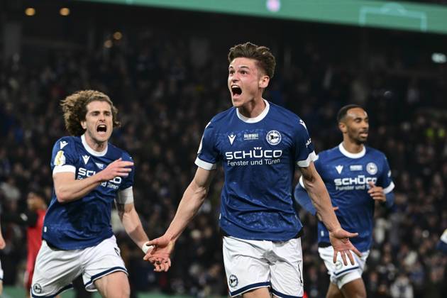 Bilder des Jahres 2025, Sport 04 April Sport Bilder des Tages Torjubel zum 2:1 durch Maximilian Grosser 19 (Arminia Bielefeld), Arminia Bielefeld vs. Bayer 04 Leverkusen, DFB-Pokal, Halbfinale, 01.04.2025 DFB regulations prohibit any use of photographs as image sequences and or quasi-video Bielefeld Nordrhein-Westfalen Deutschland