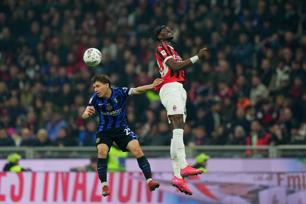 Inter MilanÕs Nicolo Barella . fights for the ball with AC Milan s Tammy Abraham during the Italy Cup Frecciarossa soccer match between Milan and Inter at San Siro Stadium in Milan , North Italy - Wednesday April 02 , 2025 . - Soccer . Copyright: xSpada LaPressex