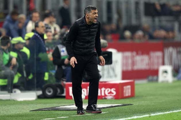 Ac Milan - Fc Internazionale Sergio Conceicao, head coach of Ac Milan gestures during the Coppa Italia semi-final first leg match beetween Ac Milan and Fc Internazionale at Stadio Giuseppe Meazza on April 2, 2025 in Milano, Italy . Milano Stadio Giuseppe Meazza Italy Copyright: xMarcoxCanonierox