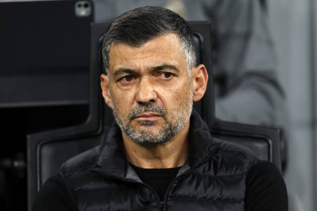 Ac Milan - Fc Internazionale Sergio Conceicao, head coach of Ac Milan looks on during the Coppa Italia semi-final first leg match beetween Ac Milan and Fc Internazionale at Stadio Giuseppe Meazza on April 2, 2025 in Milano, Italy . Milano Stadio Giuseppe Meazza Italy Copyright: xMarcoxCanonierox