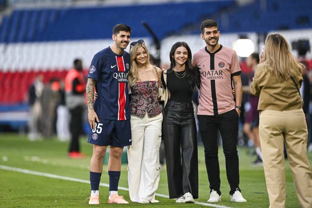 Ligue 1 McDonalds - Paris Saint-Germain v Angers SCO Lucas Beraldo with his family and his girlfriend Rafaela Albino during the Ligue 1 football match Paris Saint-Germain PSG VS Angers SCO on April 5, 2025 at Parc des Princes stadium in Paris, France. Photo by Victor Joly ABACAPRESS.COM Paris France  Copyright: xJolyxVictor ABACAx