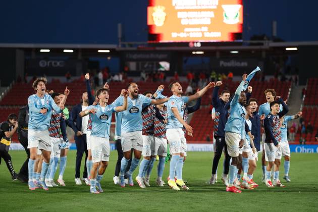 Celta team group, Mannschaftsbild, Totale (Celta), APRIL 5, 2025 - Football Soccer : Celta team group celebrate after winning Spanish La Liga EA Sports match between RCD Mallorca 1-2 RC Celta de Vigo at the Estadi Mallorca Son Moix in Palma de Mallorca, Spain. Noxthirdxpartyxsales (286963983)