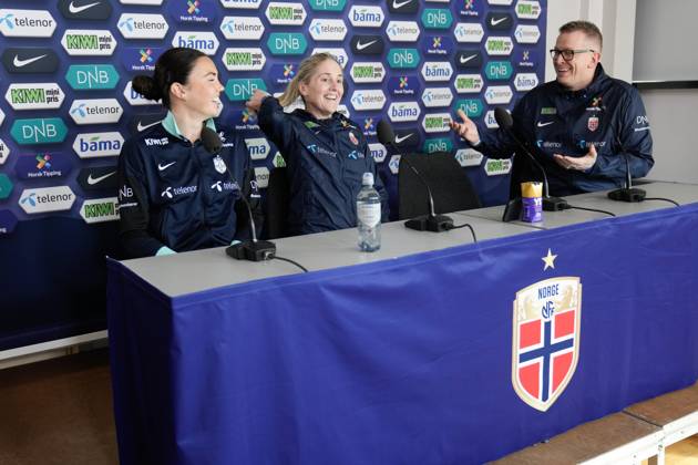 Football, training with Norways womens national football team Oslo 20250407 National team manager Gemma Grainger and Ingrid Syrstad Engen at a press conference for the match against France Photo Fredrik Varfjell NTB Oslo Norway EDITORIAL USE ONLY RESTRICTED USE FOR BETTING COMPANIES Copyright: xFredrikxVarfjellx xNTBx