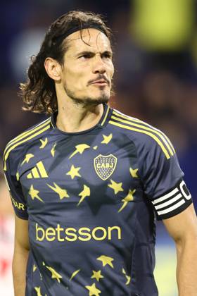Boca Juniors Uruguayan forward Edinson Cavani looks on during the 2025 Apertura Tournament of the Argentine Professional Football League match against Barracas Central, at La Bombonera stadium in Buenos Aires, on April 6, 2025. BUENOS AIRES ARGENTINA Copyright: xALEJANDROxPAGNIx