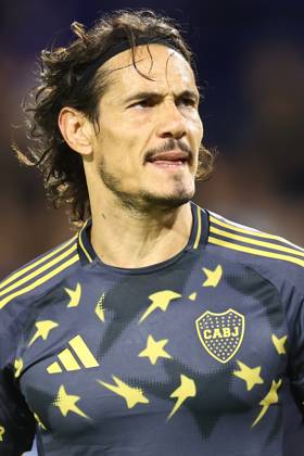 Boca Juniors Uruguayan forward Edinson Cavani looks on during the 2025 Apertura Tournament of the Argentine Professional Football League match against Barracas Central, at La Bombonera stadium in Buenos Aires, on April 6, 2025. BUENOS AIRES ARGENTINA Copyright: xALEJANDROxPAGNIx