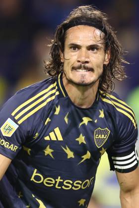 Boca Juniors Uruguayan forward Edinson Cavani looks on during the 2025 Apertura Tournament of the Argentine Professional Football League match against Barracas Central, at La Bombonera stadium in Buenos Aires, on April 6, 2025. BUENOS AIRES ARGENTINA Copyright: xALEJANDROxPAGNIx