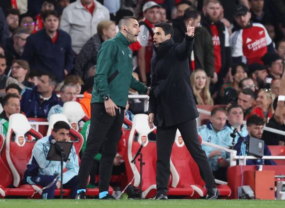 London, England, 8th April 2025. Mikel Arteta manager of Arsenal™ complains to the fourth official during the Arsenal vs Real Madrid UEFA Champions League match at the Emirates Stadium, London. Picture credit should read: David Klein Sportimage EDITORIAL USE ONLY. No use with unauthorised audio, video, data, fixture lists, club league logos or live services. Online in-match use limited to 120 images, no video emulation. No use in betting, games or single club league player publications. SPI_045_DK_Arsenal_Real_Madrid SPI-3819-0044