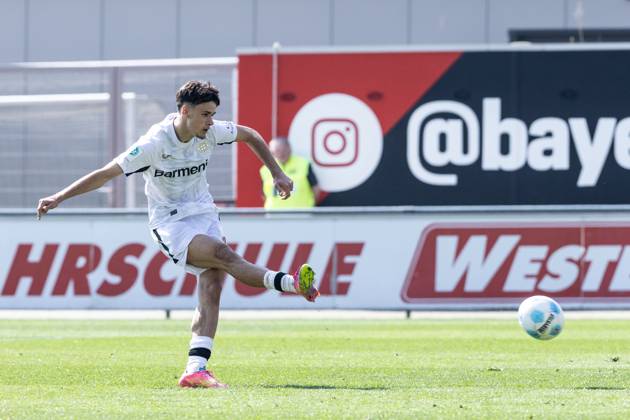 A-Junioren Bundesliga U19: Bayer 04 Leverkusen U19 - Eintracht Frankfurt U19; Ulrich-Haberland-Stadion, Leverkusen; 09.04.2025 Kerim Alajbegovic (Bayer 04 Leverkusen U19, 10) A-Junioren Bundesliga U19 DFB-Nachwuchsliga - Hauptrunde Liga A Gruppe C 2024 25: Bayer 04 Leverkusen U19 - Eintracht Frankfurt U19; Ulrich-Haberland-Stadion, Leverkusen; 09.04.2025 DFB regulations prohibit any use of photographs as image sequences and or quasi video. Copyright: xBEAUTIFULxSPORTS Buriakovx