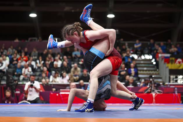 Bilder des Jahres 2025, Sport 04 April Sport Themen der Woche KW15 Sport Bilder des Tages Wrestling European Championships 2025 62kg WW - Iryna Bondar (UKR) df. Alina Kasabieva (UWW) Bratislava X-BIONIC SPHERE Slovakia Copyright: xUnitedxWorldxWrestlingx xJakexKix