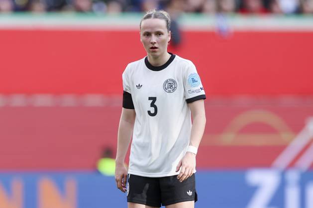 Franziska Kett (Germany) schaut, UEFA Women s Nations League 2024 25 Grp A1 MD4, Germany and Scotland, VfL Wolfsburg Arena am 08. April 2025 in Wolfsburg, Deutschland. (Foto von Marco Steinbrenner DeFodi Images) Franziska Kett (Germany) looks on, UEFA Women s Nations League 2024 25 Grp A1 MD4, Germany and Scotland, VfL Wolfsburg Arena, April 8, 2025 in Wolfsburg, Germany. (Photo by Marco Steinbrenner DeFodi Images)