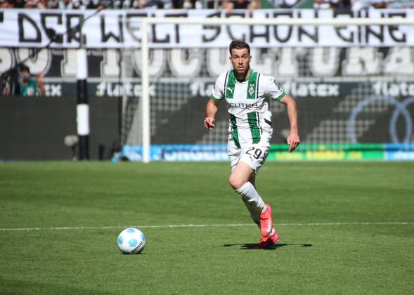 12.04.2025, xgrfx, Fussball 1.Bundesliga, Borussia Moenchengladbach - SC Freiburg v.l. Joseph Scally (Borussia Mönchengladbach) (DFL DFB REGULATIONS PROHIBIT ANY USE OF PHOTOGRAPHS as IMAGE SEQUENCES and or QUASI-VIDEO) Moenchengladbach