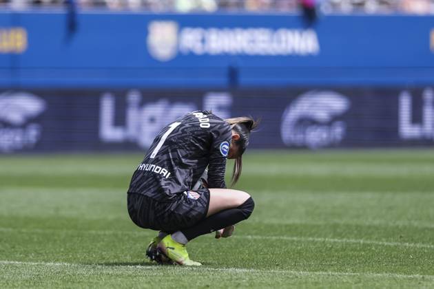 April 13, 2025, Sant Joan Despi, Barcelona, Spain: Lola Gallardo of Atletico de Madrid laments after the defeat during the Spanish Women league, Liga F, football match played between FC Barcelona, Barca and Atletico de Madrid at Johan Cruyff Stadium on April 13, 2025 in Sant Joan Despi, Spain. Sant Joan Despi Spain - ZUMAa181 20250413_zaa_a181_093 Copyright: xJavierxBorregox