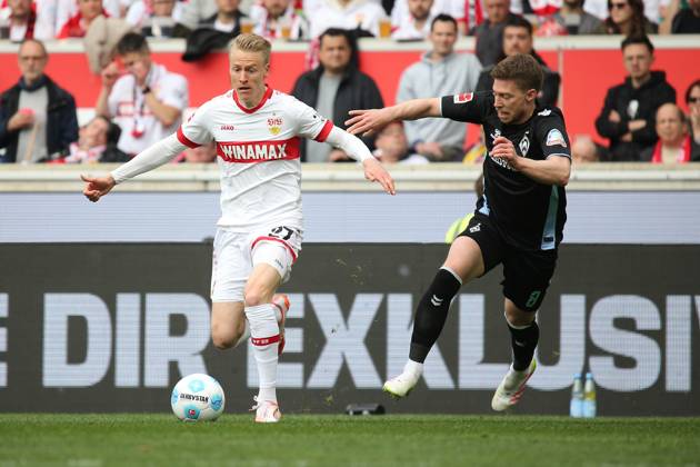 13.04.2025, xmohx, Fussball 1.Bundesliga, VfB Stuttgart - Werder Bremen v.l. Chris Führich (VfB Stuttgart) Mitchell Weiser (SV Werder Bremen) Zweikampf, Aktion, action, battle for the ball (DFL DFB REGULATIONS PROHIBIT ANY USE OF PHOTOGRAPHS as IMAGE SEQUENCES and or QUASI-VIDEO) Stuttgart