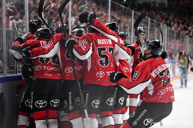 Bilder des Jahres 2025, Sport 04 April Sport Bilder des Tages Köln, DEL, Saison 2024 2025, Playoffs Halbfinale , Kölner Haie vs ERC Ingolstadt , 14.04.2025. Lanxessarena Köln, Kölner Haie jubeln