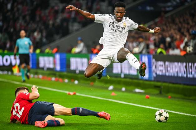October 2, 2024, Villeneuve-D ascq, France, France: Thomas MEUNIER of Lille and Vinicius Junior (Jr) of Real Madrid during the UEFA Champions League, League Phase MD2 match between Lille OSC (LOSC) and Real Madrid at Pierre Mauroy Stadium on October 02, 2024 in Villeneuve-d Ascq near Lille, France. Villeneuve-D ascq France - ZUMAm308 20241002_zsp_m308_149 Copyright: xMatthieuxMirvillex