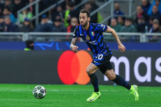 Hakan Calhanoglu of FC Internazionale seen in action during UEFA Champions League 2024 25 Quarter Final - 2nd leg football match between FC Internazionale and FC Bayern Munchen at San Siro Stadium Milan Italy on 16 April 2025. Milan Stadio Giuseppe Meazza Milan Italy Copyright: xEPhotopressx SP24-1176-056