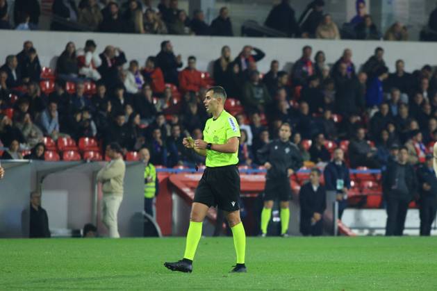 Gil Vicente F.C vs Vitoria S.C - Liga Portugal Ricardo Baixinho principal referee during the match between Gil Vicente F.C vs Vitoria S.C - Liga Portugal, Estadio Cidade de Barcelos, Barcelos , Portugal (Photo by Tiago Cruz Avant Sports) Barcelos Estadio Cidade de Barcelos Portugal Copyright: xTiagoxCruzx xAvantxSportsx