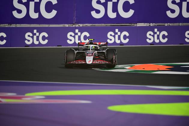 F1 Grand Prix of Saudi Arabia - Practice Oliver Bearman of Haas F1 Team runs during the free practice of the Saudi Arabia GP, the 5th round of the Formula 1 World Championship, WM, Weltmeisterschaft at Jeddah Corniche Circuit in Jeddah, Saudi Arabia, on April 18, 2025. Jeddah Saudia Arabia Copyright: xAndreaxDiodatox originalFilename:diodato-f1saudia250418_npio2