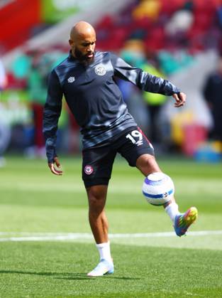 Brentford v Brighton and Hove Albionl, English Premier League, The Gtech Community Stadim, Football, London, UK - 19 Apr 2025 Bryan Mbeumo of Brentford warms up ahead of the Premier League home game against Brighton and Hove Albion London The Gtech Community Stadium London GBR, UK NEWSPAPERS OUT Copyright: xMarkxGreenwoodx