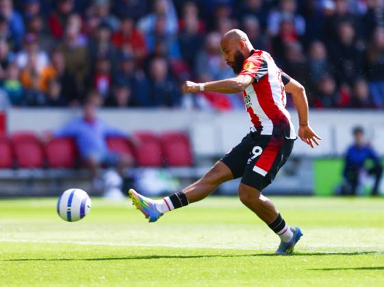 Brentford v Brighton and Hove Albionl, English Premier League, The Gtech Community Stadim, Football, London, UK - 19 Apr 2025 Brian Mbeumo of Brentford scores Brentford s first goal during the Premier League home game against Brighton and Hove Albion London The Gtech Community Stadium London GBR, UK NEWSPAPERS OUT Copyright: xMarkxGreenwoodx