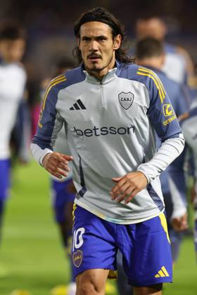 Boca Juniors Uruguayan forward Edinson Cavani looks on before the 2025 Apertura Tournament of the Argentine Professional Football League match against Estudiantes de la Plata, at La Bombonera stadium in Buenos Aires, on April 19, 2025. BUENOS AIRES ARGENTINA Copyright: xALEJANDROxPAGNIx