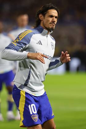 Boca Juniors Uruguayan forward Edinson Cavani looks on before the 2025 Apertura Tournament of the Argentine Professional Football League match against Estudiantes de la Plata, at La Bombonera stadium in Buenos Aires, on April 19, 2025. BUENOS AIRES ARGENTINA Copyright: xALEJANDROxPAGNIx