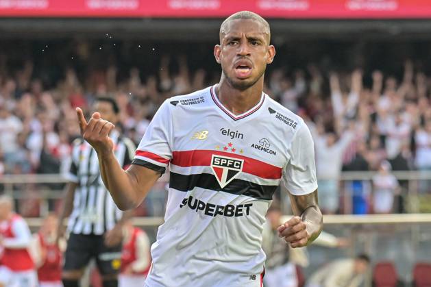 São Paulo x Santos SÃO PAULO, SP - 20.04.2025: SÃO PAULO X SANTOS - André Silva celebrates a goal for São Paulo FC during the match between São Paulo FC x Santos valid for the 5th round of the 2025 Brazilian Championship held at the Morumbis Stadium in São Paulo, SP, Brazil. (Photo: Maurício Rummens Fotoarena) x2725033x MaurícioxRummens