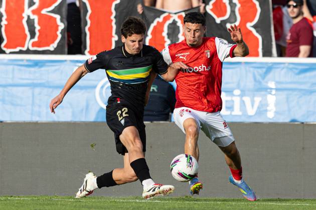 January 30, 2023, Cascais, Portugal: Ismael Gharbi of SC Braga and Pedro Carvalho of Estoril Praia SAD seen in action during the Liga Portugal Betclic match between Estoril Praia SAD and SC Braga at Estadio Antonio Coimbra da Mota. Cascais Portugal - ZUMAs197 20230130_aaa_s197_116 Copyright: xDavidxMartinsx
