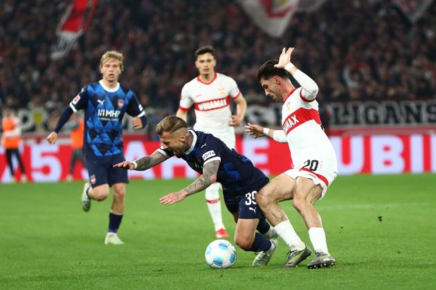 25.04.2025, xmohx, Fussball 1.Bundesliga, VfB Stuttgart - 1.FC Heidenheim v.l. Niklas Dorsch (1.FC Heidenheim) Leonidas Stergiou (VfB Stuttgart) Zweikampf, Aktion, action, battle for the ball (DFL DFB REGULATIONS PROHIBIT ANY USE OF PHOTOGRAPHS as IMAGE SEQUENCES and or QUASI-VIDEO) Stuttgart