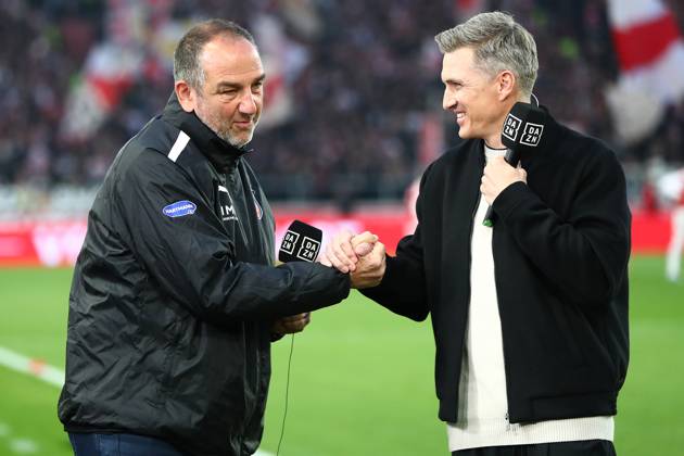 25.04.2025, xmohx, Fussball 1.Bundesliga, VfB Stuttgart - 1.FC Heidenheim v.l. Tobias Schweinsteiger (DAZN) Trainer Frank Schmidt (1.FC Heidenheim) (DFL DFB REGULATIONS PROHIBIT ANY USE OF PHOTOGRAPHS as IMAGE SEQUENCES and or QUASI-VIDEO) Stuttgart